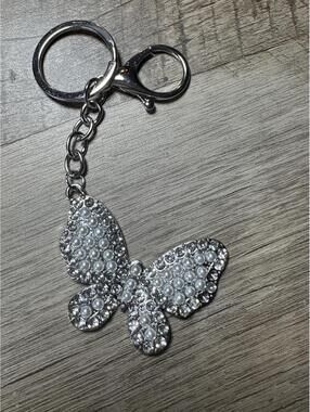 Elegant Butterfly Keychain with Pearl and Rhinestone Accents